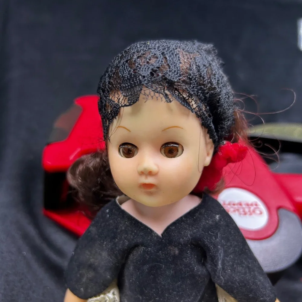 Vintage Spanish Souvenir Doll Lace Mantilla Flamenco Dress Sleep Eyes 7 Inch
